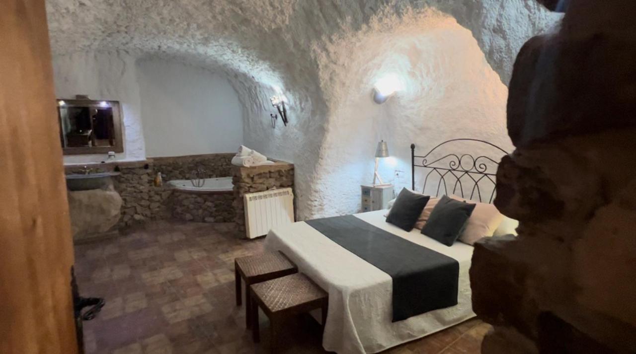 Country house Cuevas Pinomojon *
