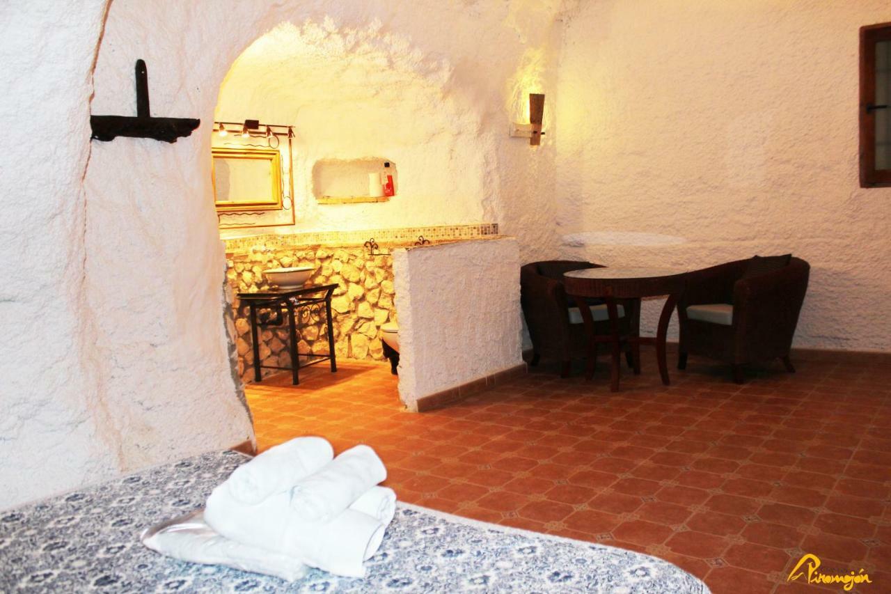 Cuevas Pinomojon Cuevas del Campo