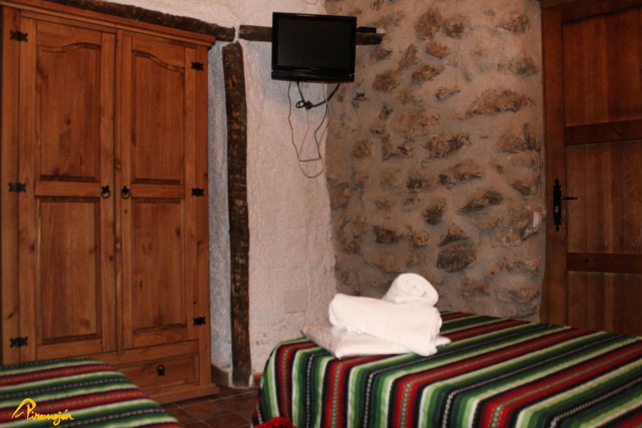 Cuevas Pinomojon * Cuevas del Campo