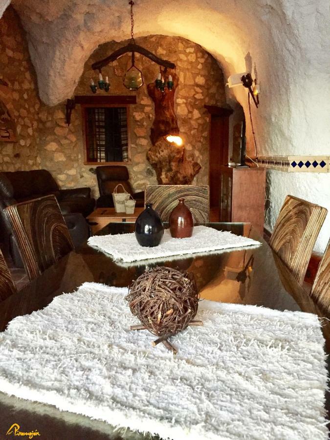 Country house Cuevas Pinomojon *
